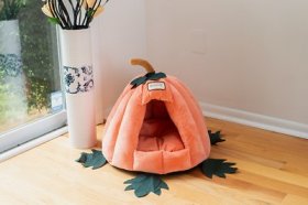Armarkat Pumpkin Shape Cat Bed